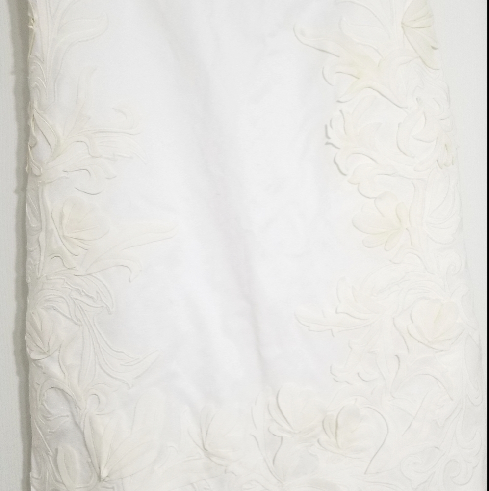 White House Black Market Embroidery Pencil Skirt